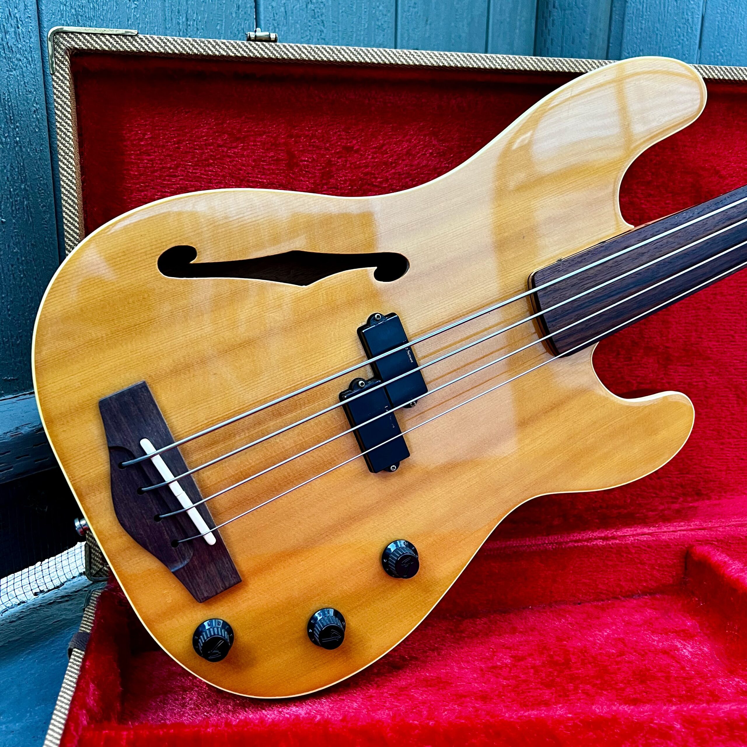 Fender PBAC-100 FL Electric-Acoustic Fretless Precision Bass