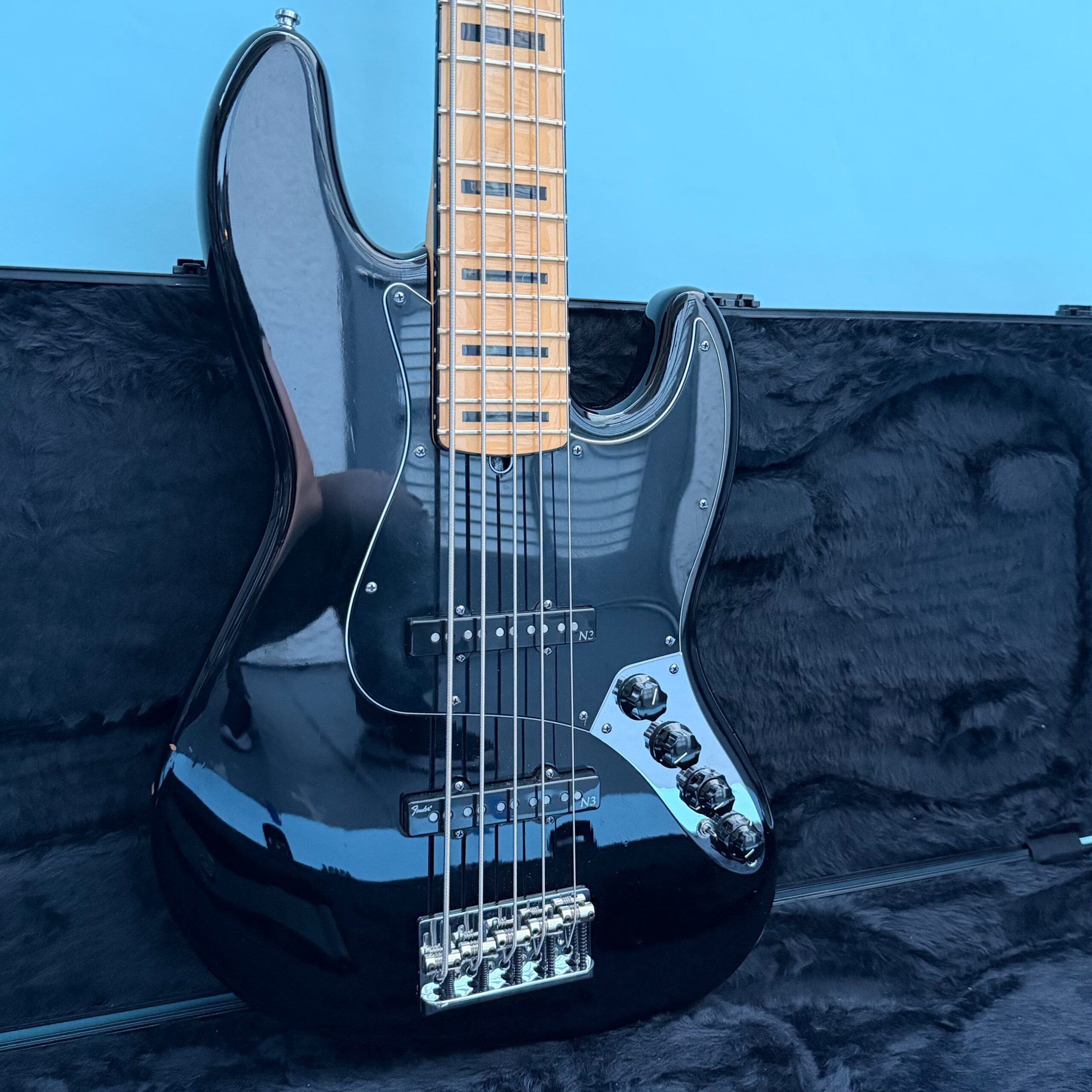 2012 Fender Am Dlx Jazz Bass V Black - 18