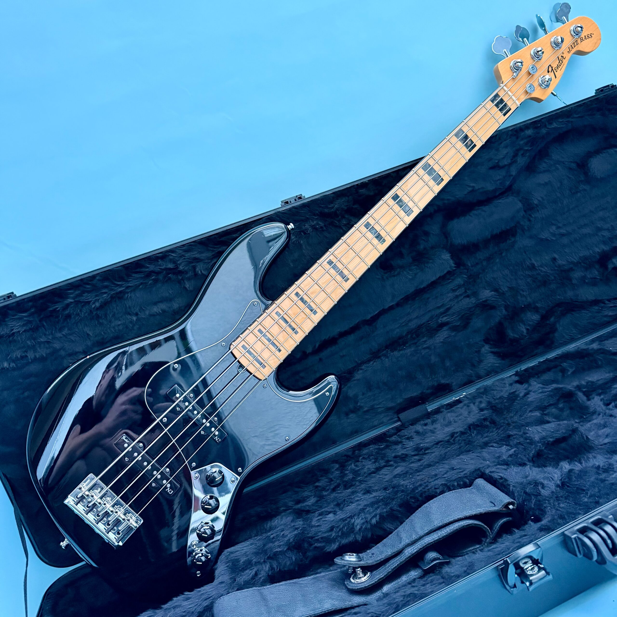 2012 Fender Am Dlx Jazz Bass V Black - 9