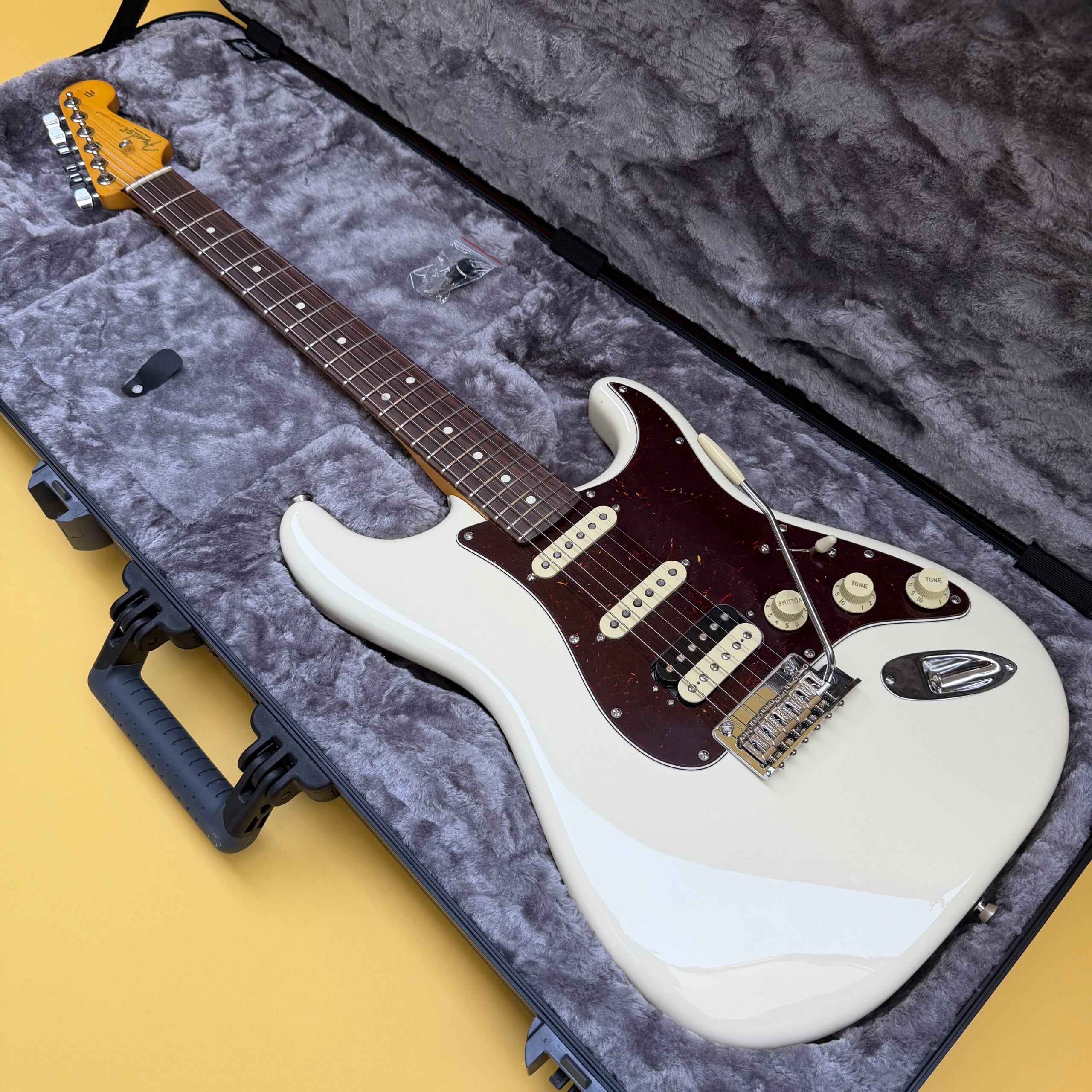 2024 Fender American Professional II Stratocaster HSS OW - 1