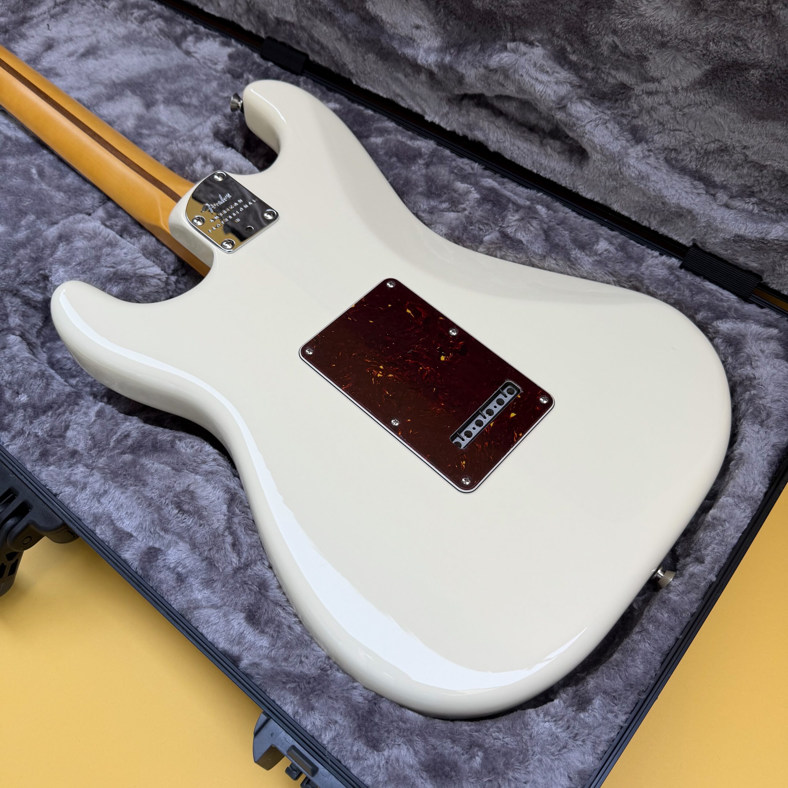 2024 Fender American Professional II Stratocaster HSS OW - 11
