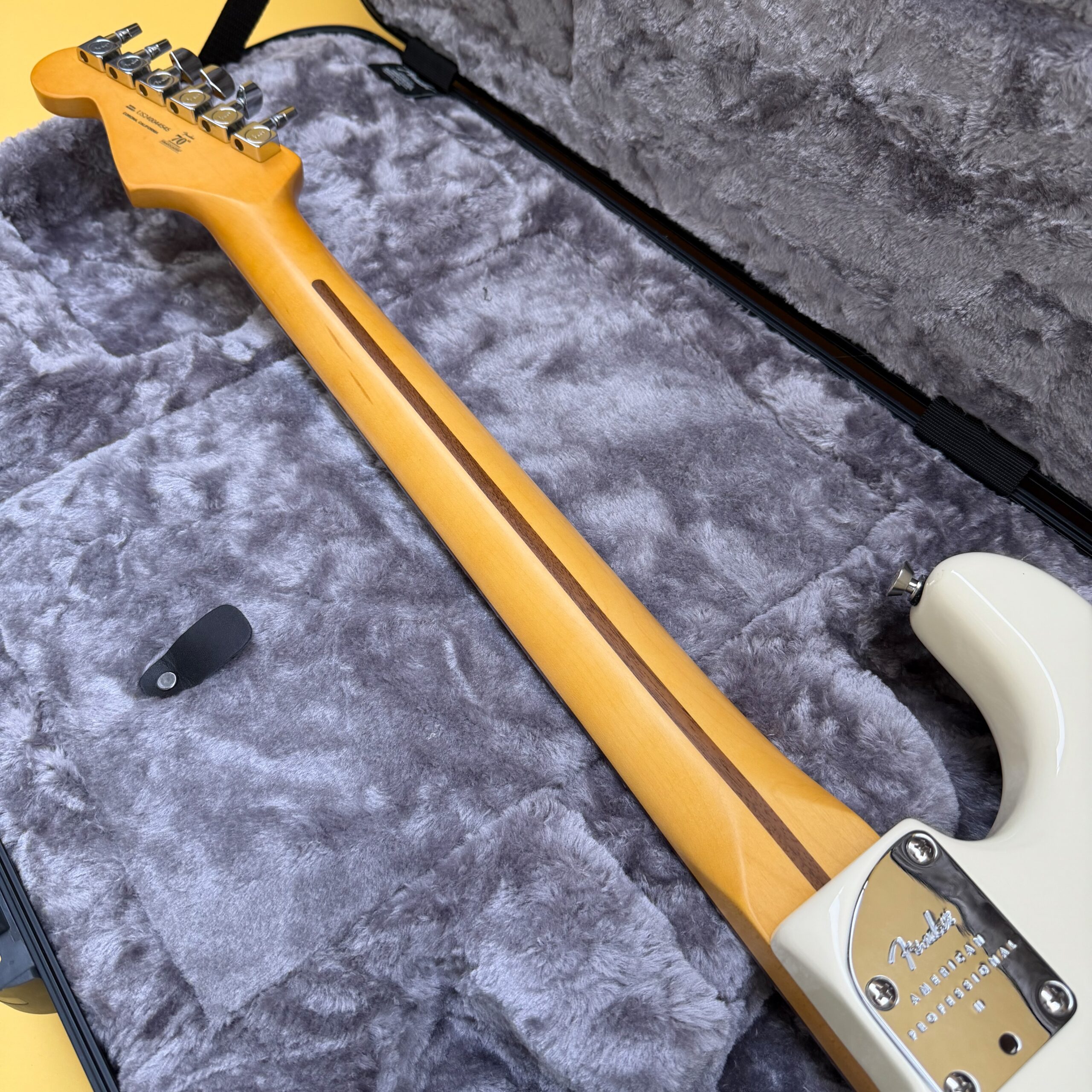2024 Fender American Professional II Stratocaster HSS OW - 13