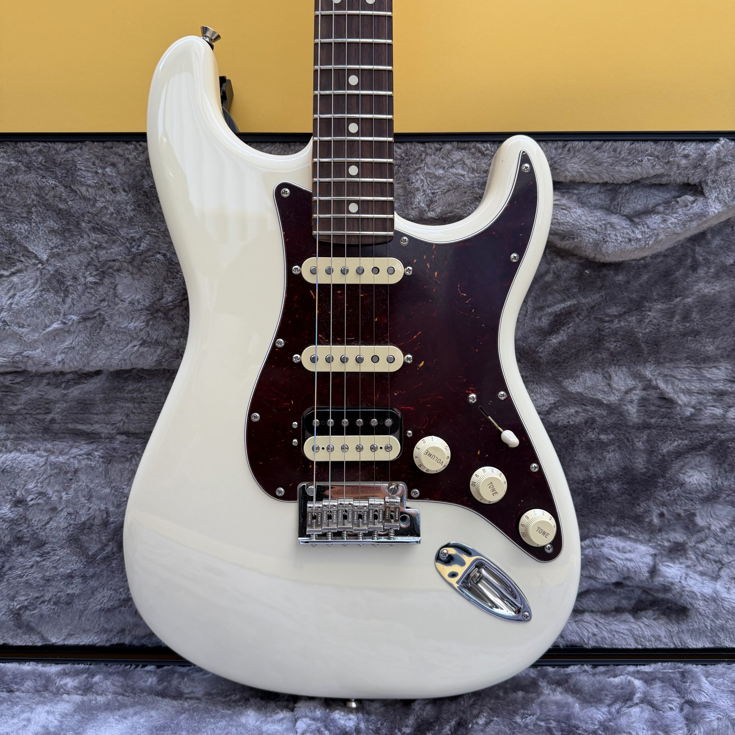 2024 Fender American Professional II Stratocaster HSS OW - 15