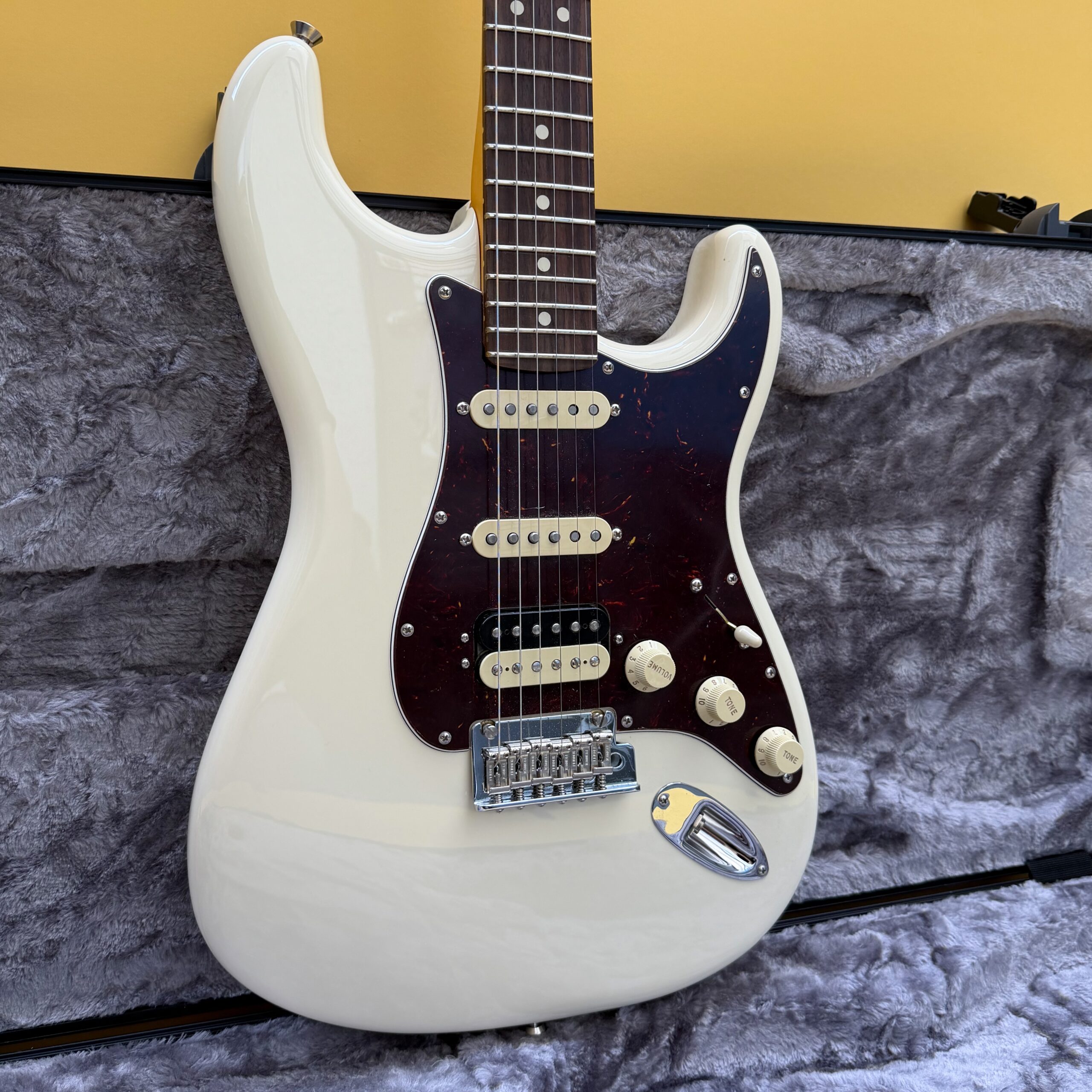 2024 Fender American Professional II Stratocaster HSS OW - 16