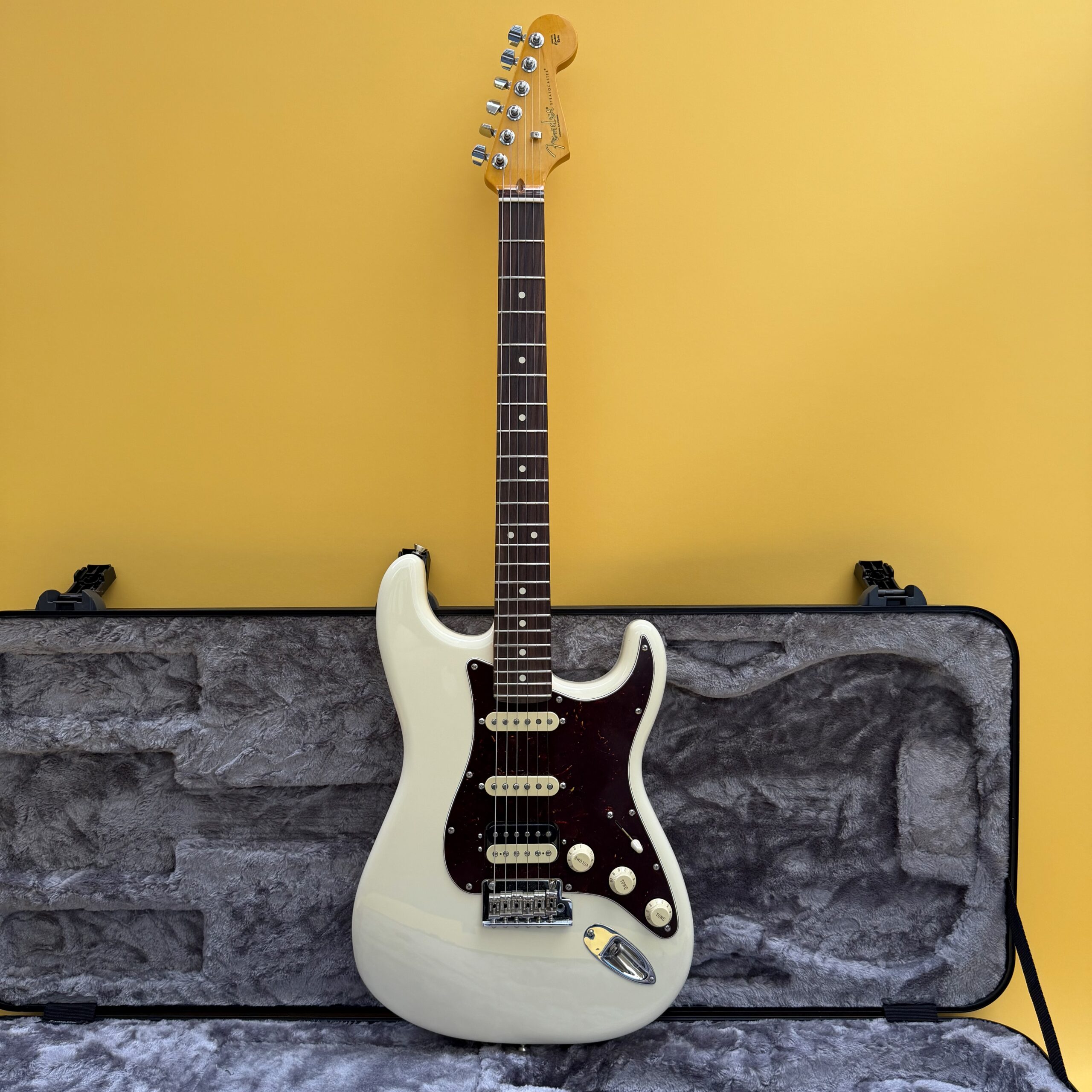 2024 Fender American Professional II Stratocaster HSS OW - 18