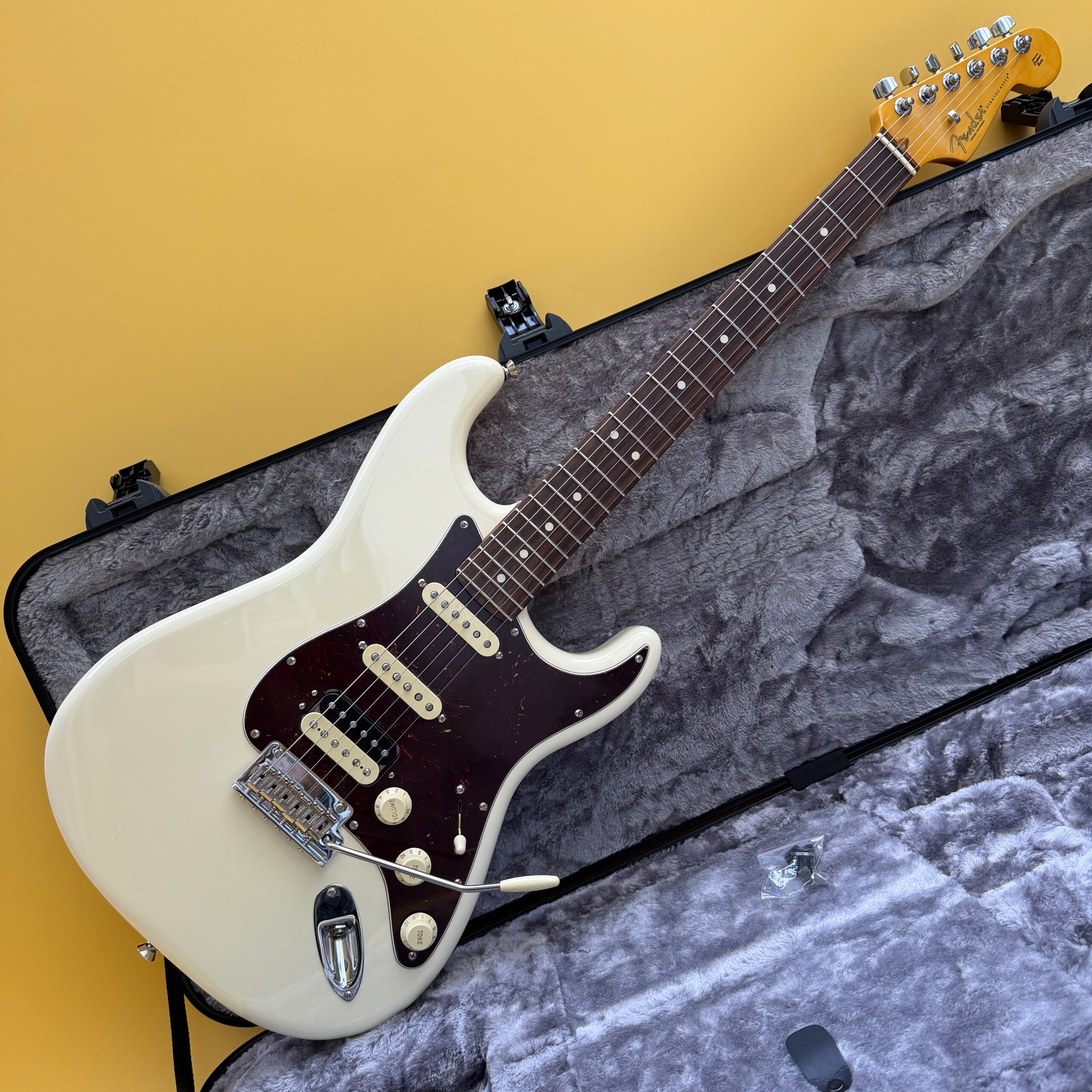 2024 Fender American Professional II Stratocaster HSS OW - 7