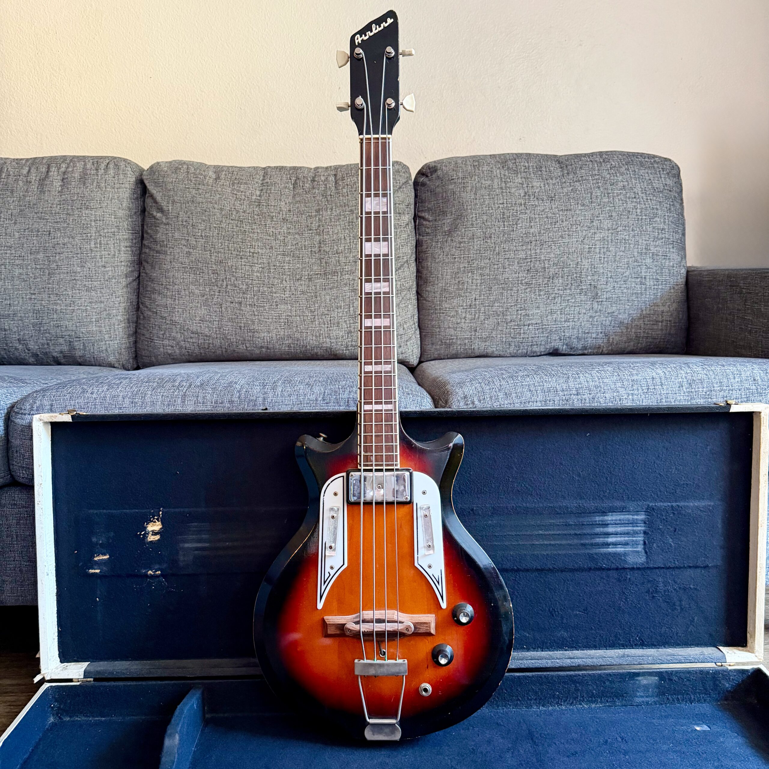 1962 Airline Pocket Bass 3TSB - 2