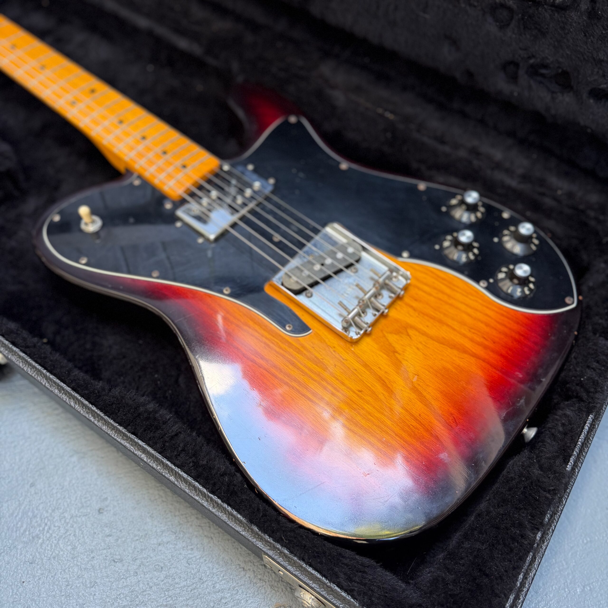 2011 Fender AV72 Telecaster Custom 3TSB - 2