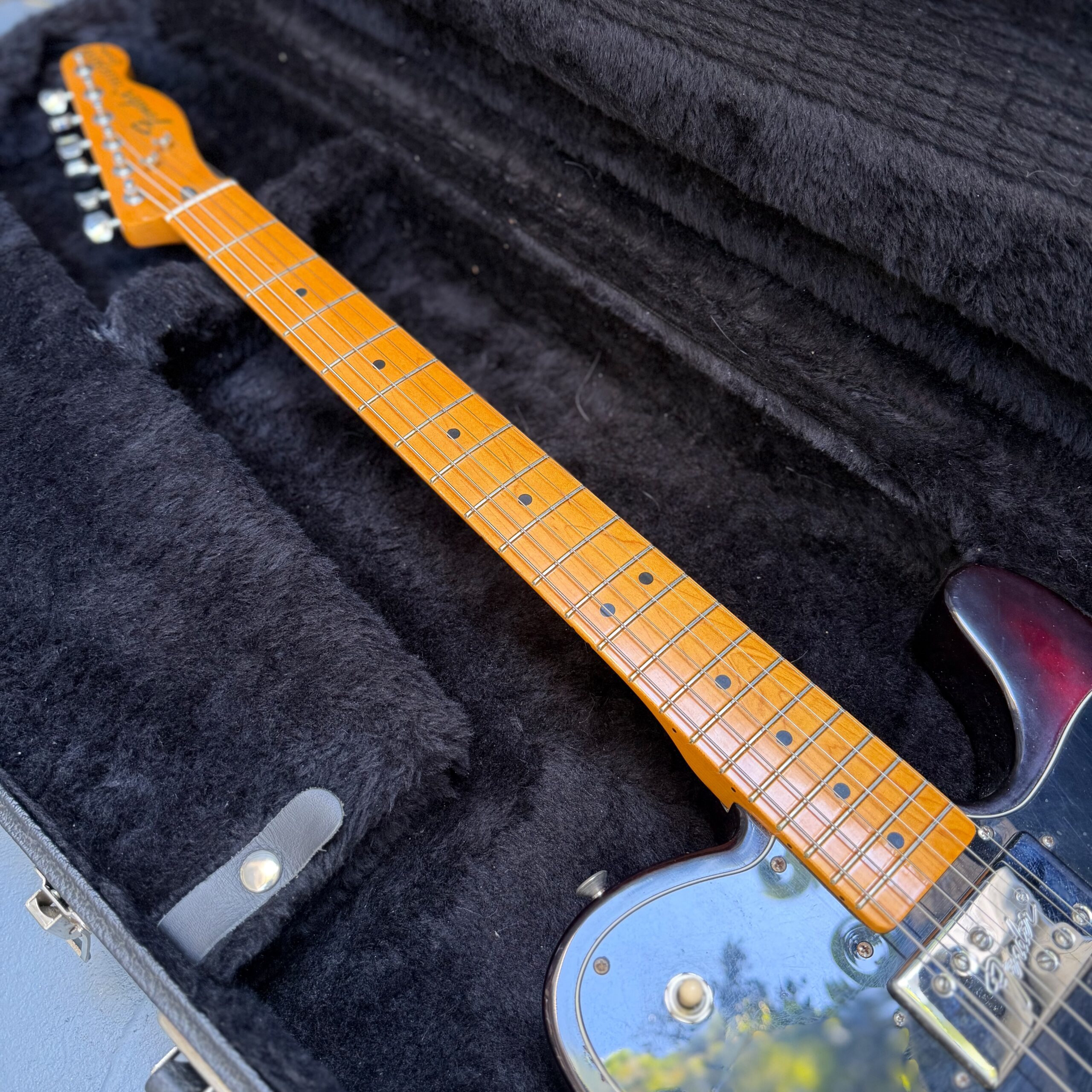 2011 Fender AV72 Telecaster Custom 3TSB - 4