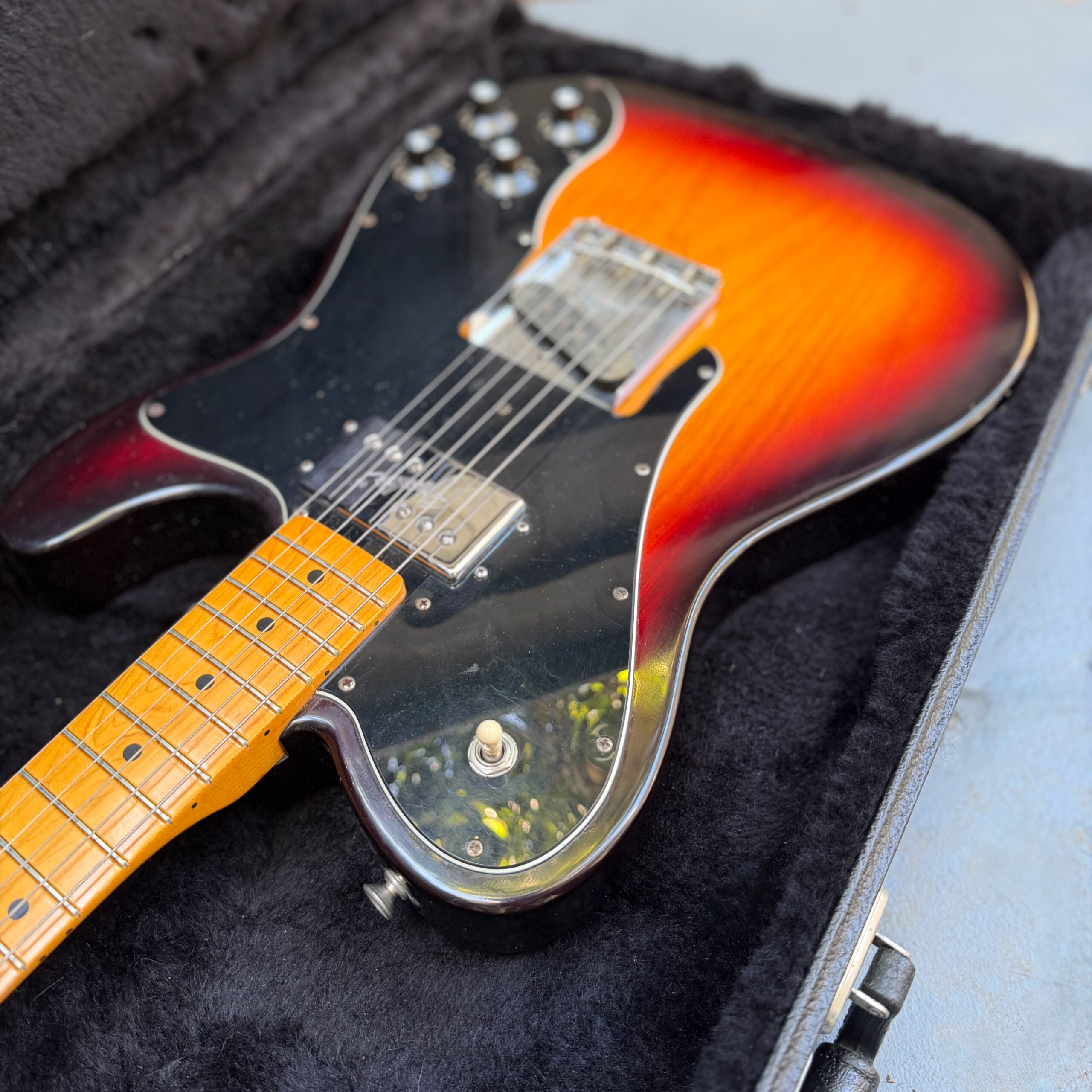 2011 Fender AV72 Telecaster Custom 3TSB - 6